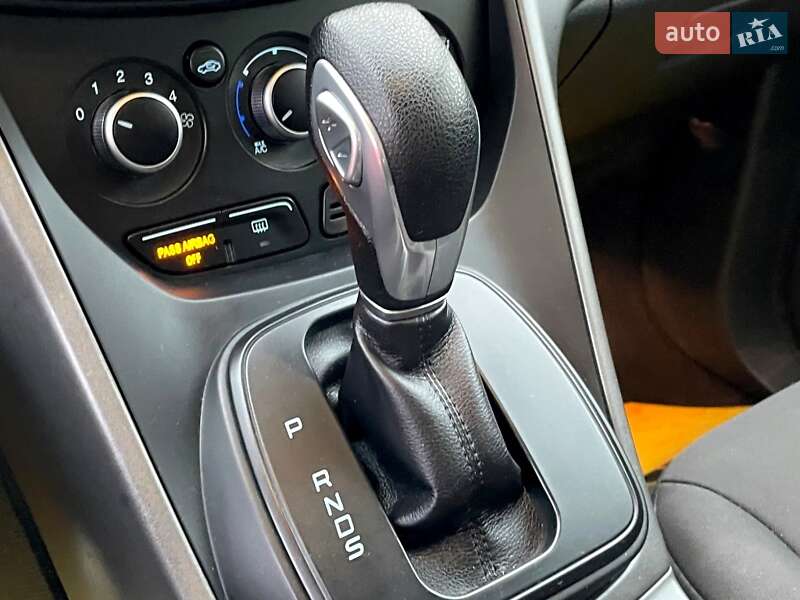 Внедорожник / Кроссовер Ford Escape 2015 в Киеве