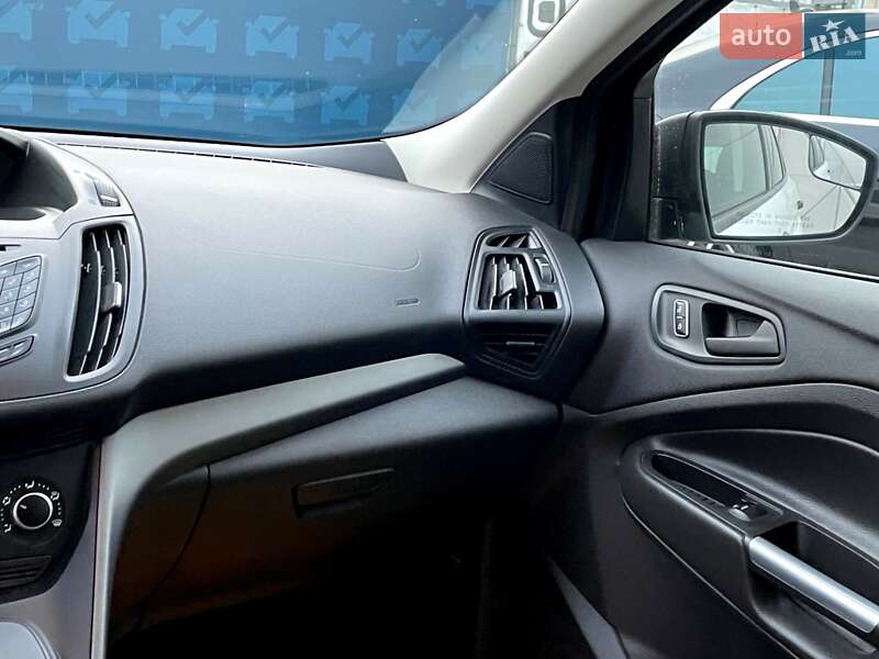 Внедорожник / Кроссовер Ford Escape 2015 в Киеве