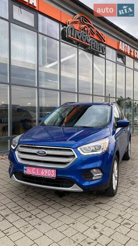 Позашляховик / Кросовер Ford Escape 2017 в Ужгороді