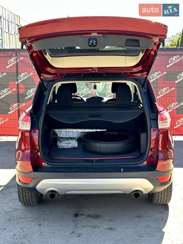 Внедорожник / Кроссовер Ford Escape 2015 в Сумах