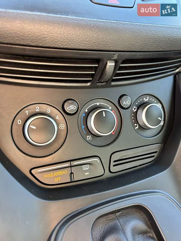 Внедорожник / Кроссовер Ford Escape 2015 в Сумах