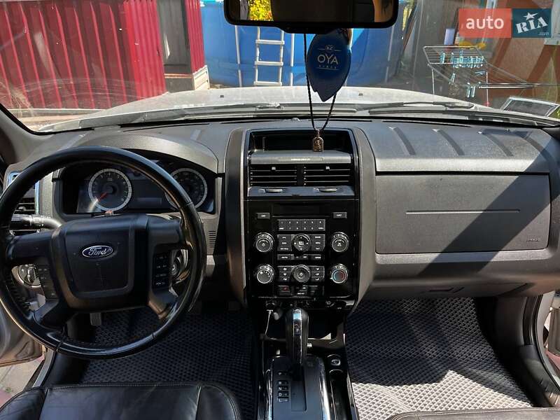 Внедорожник / Кроссовер Ford Escape 2010 в Лубнах