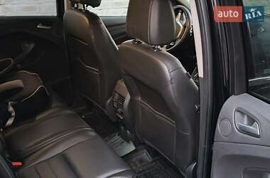 Позашляховик / Кросовер Ford Escape 2015 в 