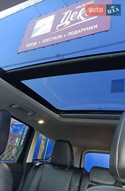 Позашляховик / Кросовер Ford Escape 2015 в 