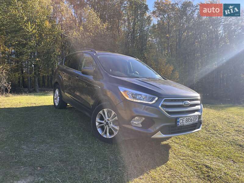 Внедорожник / Кроссовер Ford Escape 2017 в Черновцах