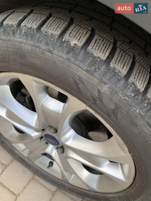 Внедорожник / Кроссовер Ford Escape 2015 в Дубно