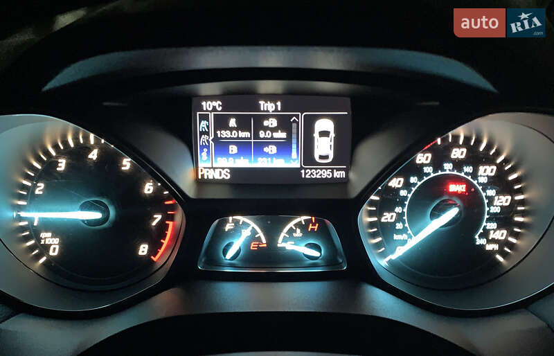 Внедорожник / Кроссовер Ford Escape 2015 в Дубно