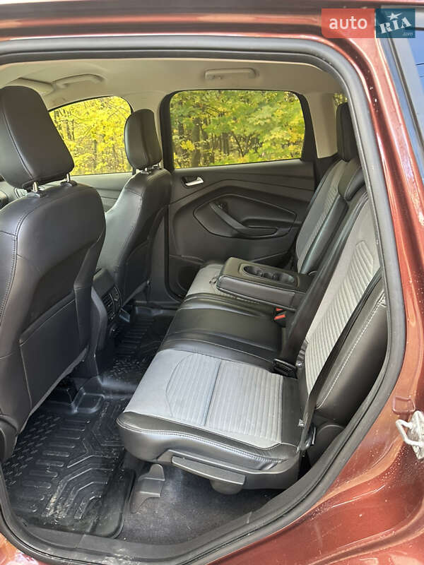 Позашляховик / Кросовер Ford Escape 2018 в Чернівцях