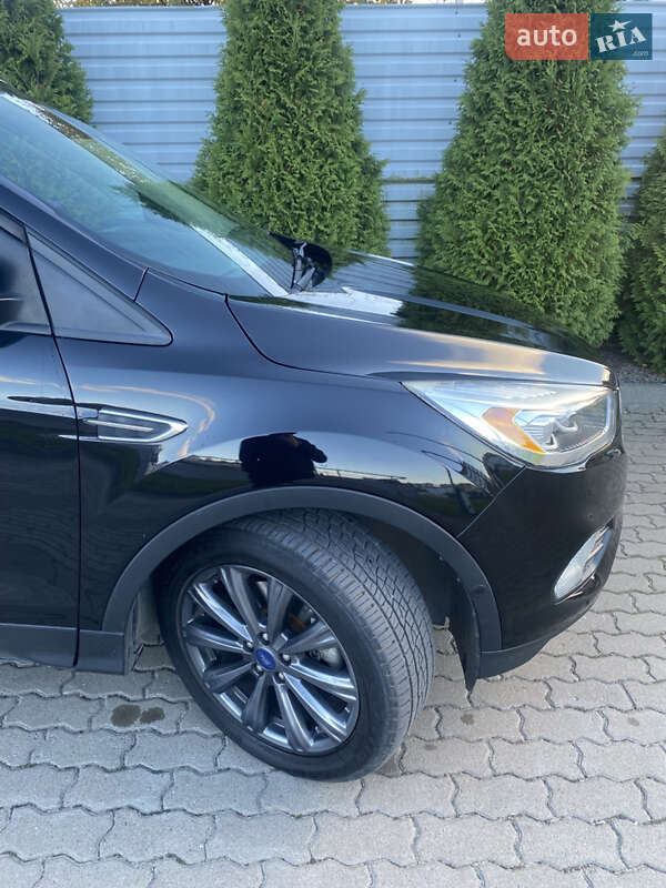 Позашляховик / Кросовер Ford Escape 2018 в Львові