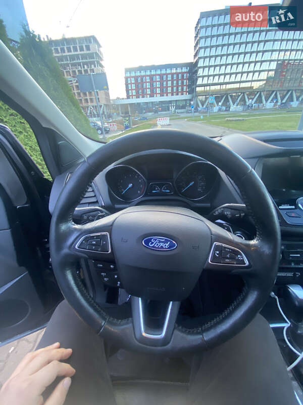 Позашляховик / Кросовер Ford Escape 2018 в Львові