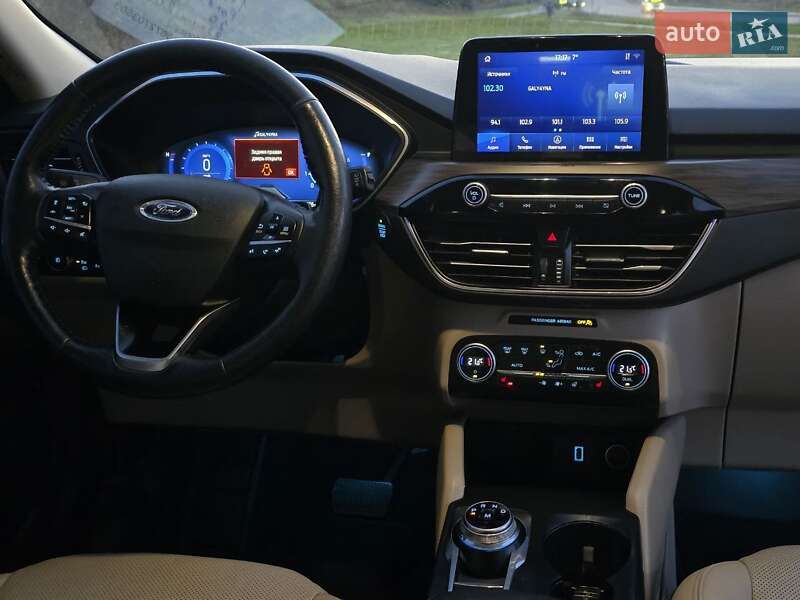 Позашляховик / Кросовер Ford Escape 2020 в Тернополі фото 27 Позашляховик / Кросовер Ford Escape 2020 в Тернополі