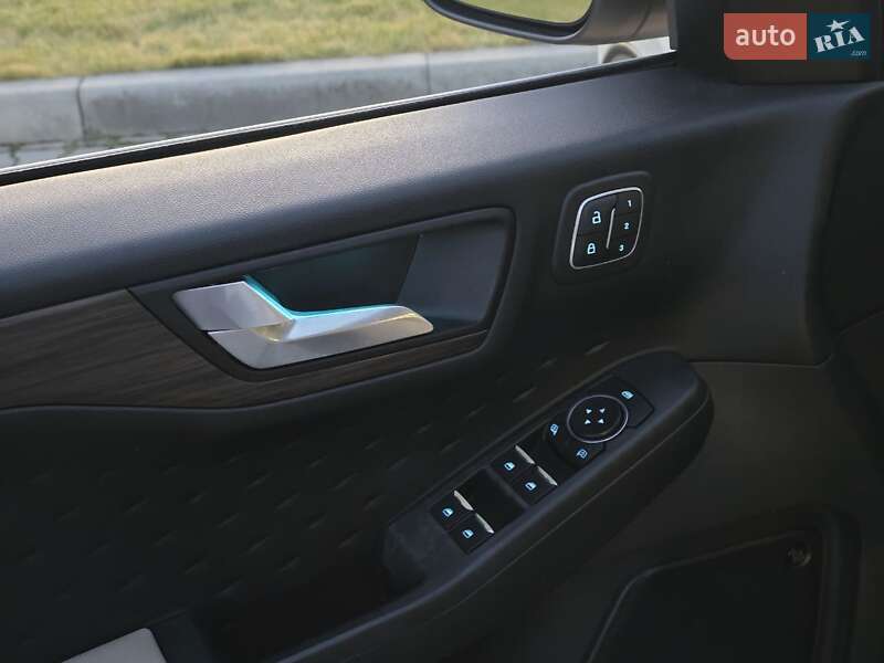 Позашляховик / Кросовер Ford Escape 2020 в Тернополі фото 37 Позашляховик / Кросовер Ford Escape 2020 в Тернополі