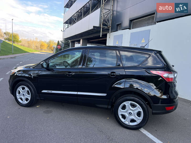 Внедорожник / Кроссовер Ford Escape 2017 в Киеве