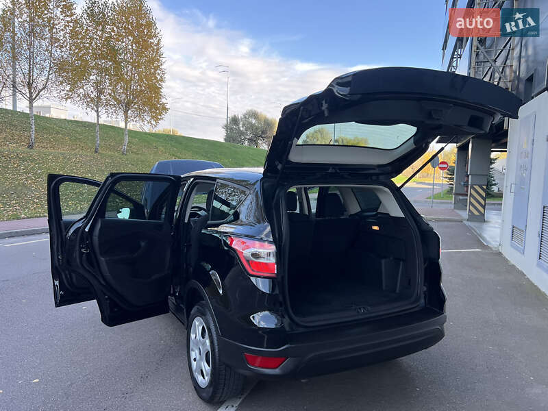 Внедорожник / Кроссовер Ford Escape 2017 в Киеве