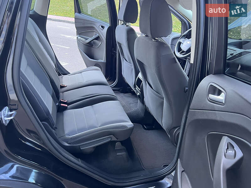 Внедорожник / Кроссовер Ford Escape 2017 в Киеве