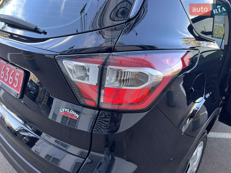 Внедорожник / Кроссовер Ford Escape 2017 в Киеве