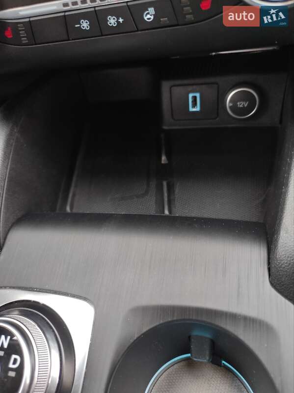 Внедорожник / Кроссовер Ford Escape 2020 в Киеве