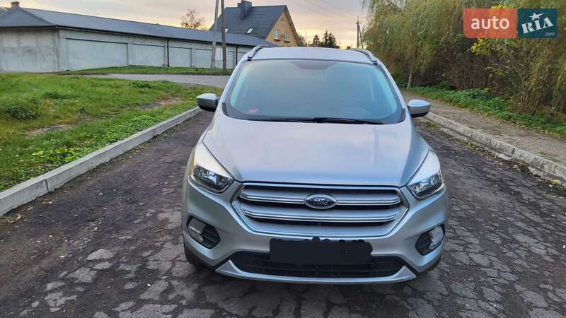 Внедорожник / Кроссовер Ford Escape 2019 в Дубно