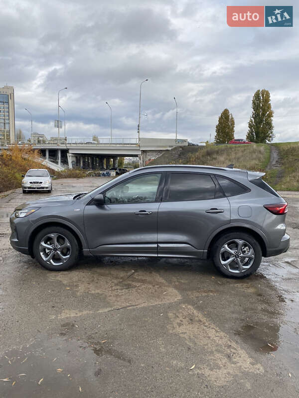 Внедорожник / Кроссовер Ford Escape 2023 в Киеве