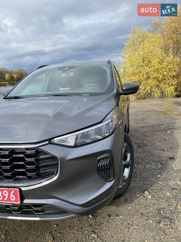 Внедорожник / Кроссовер Ford Escape 2023 в Киеве