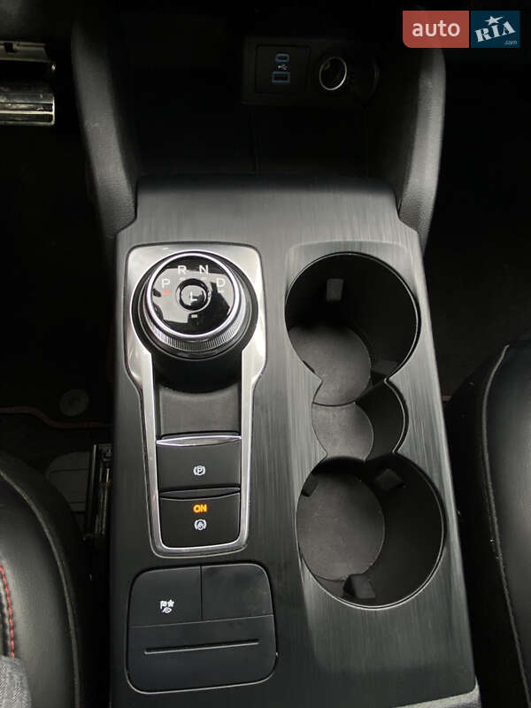 Внедорожник / Кроссовер Ford Escape 2023 в Киеве