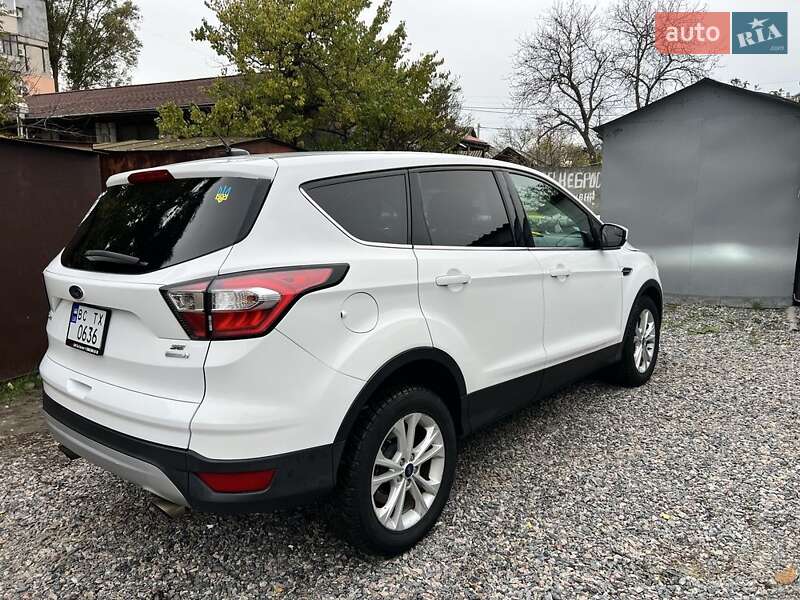 Внедорожник / Кроссовер Ford Escape 2017 в Александрие