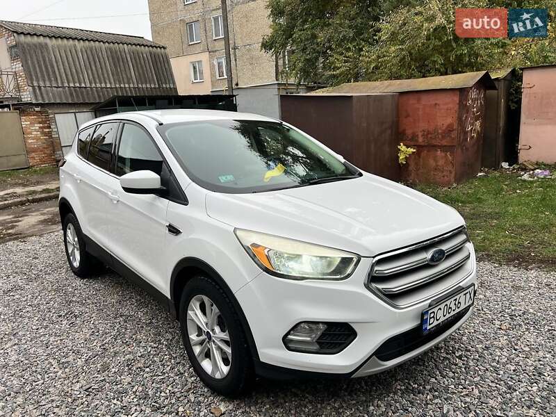 Внедорожник / Кроссовер Ford Escape 2017 в Александрие