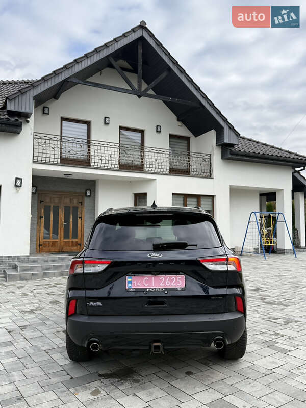 Позашляховик / Кросовер Ford Escape 2021 в Сваляві