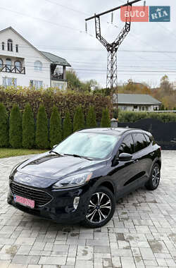 Позашляховик / Кросовер Ford Escape 2021 в Сваляві