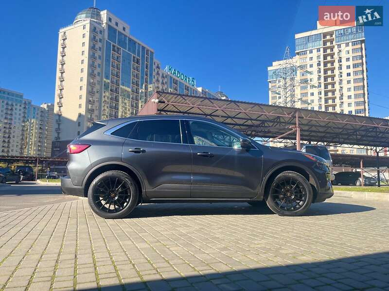 Позашляховик / Кросовер Ford Escape 2020 в Одесі