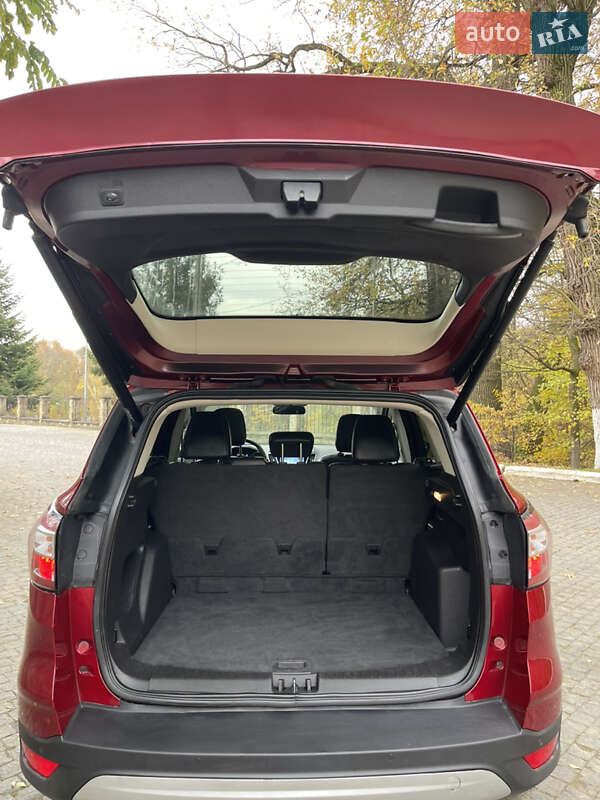 Позашляховик / Кросовер Ford Escape 2017 в Чернівцях фото 12 Позашляховик / Кросовер Ford Escape 2017 в Чернівцях