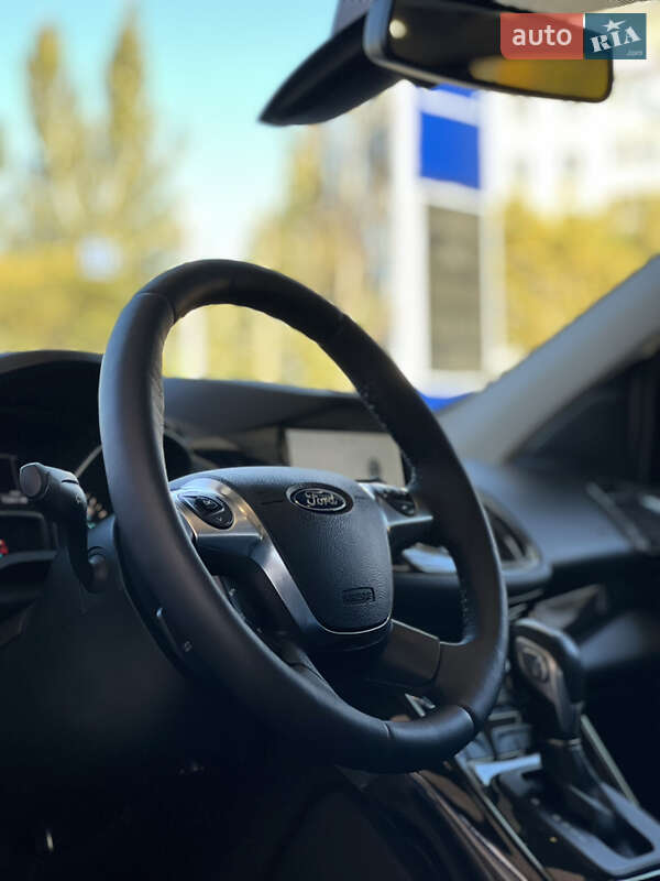 Позашляховик / Кросовер Ford Escape 2015 в Миколаєві