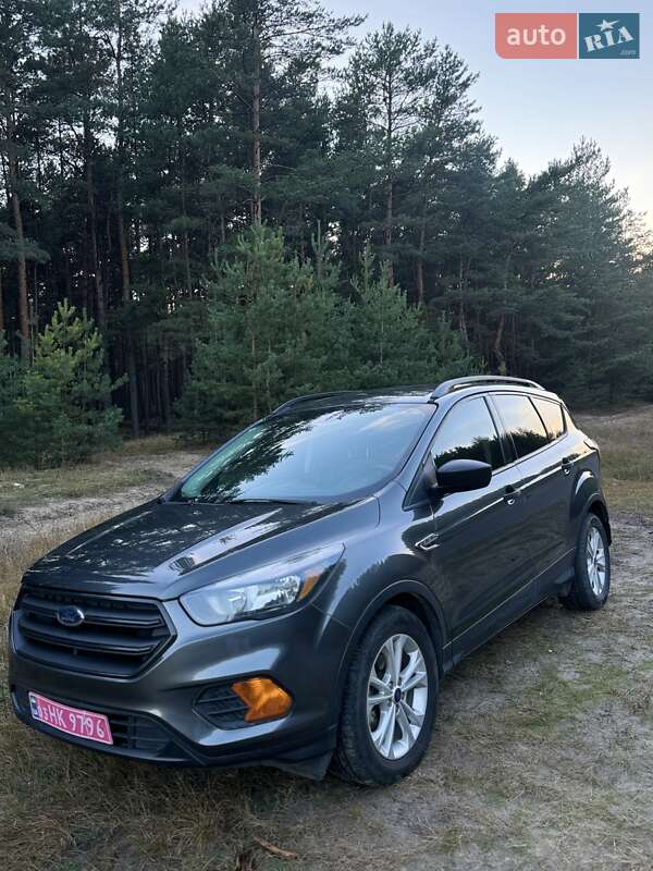 Позашляховик / Кросовер Ford Escape 2017 в Кременчуці