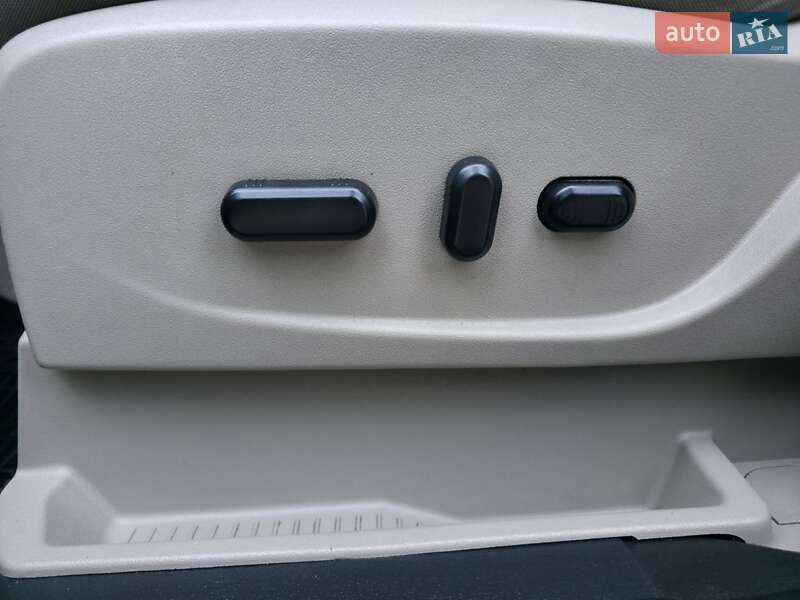 Позашляховик / Кросовер Ford Escape 2016 в Хмельницькому фото 29 Позашляховик / Кросовер Ford Escape 2016 в Хмельницькому