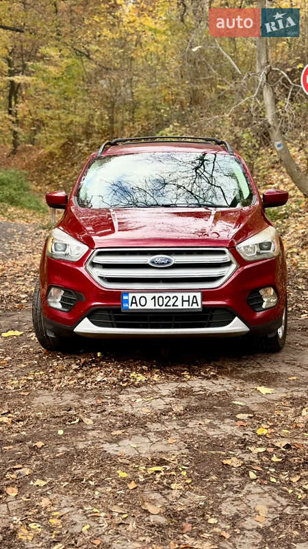Внедорожник / Кроссовер Ford Escape 2018 в Львове