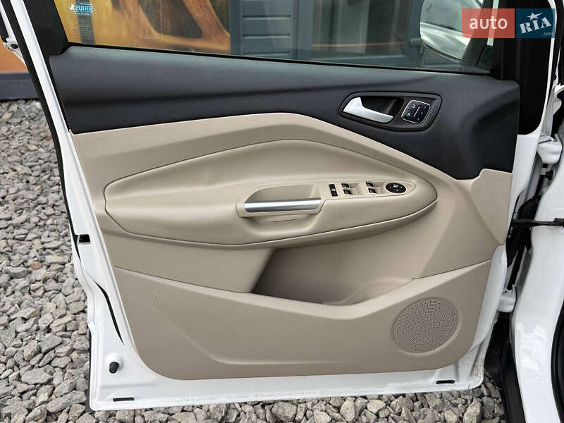 Позашляховик / Кросовер Ford Escape 2015 в Стрию фото 57 Позашляховик / Кросовер Ford Escape 2015 в Стрию