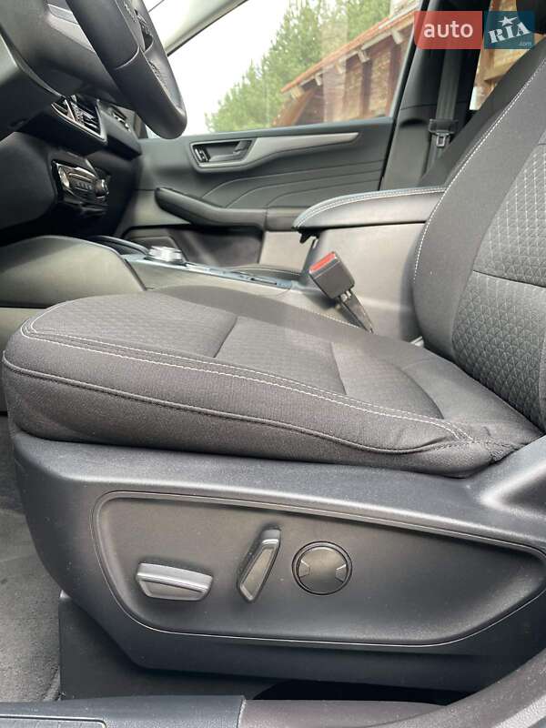 Позашляховик / Кросовер Ford Escape 2023 в Золочеві