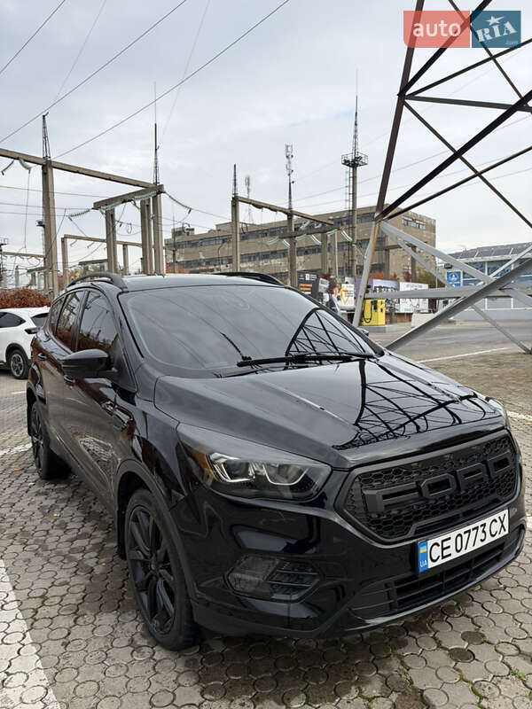 Внедорожник / Кроссовер Ford Escape 2017 в Черновцах