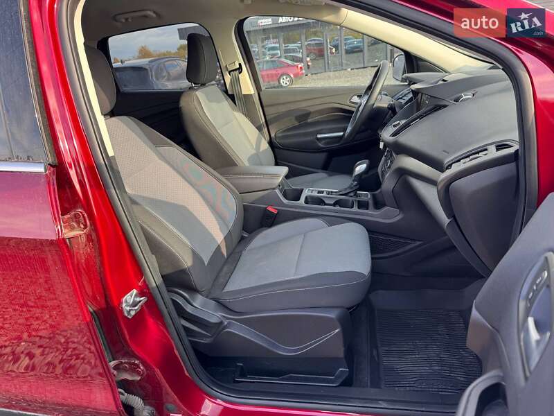 Позашляховик / Кросовер Ford Escape 2018 в Луцьку