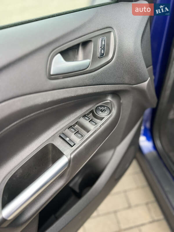 Позашляховик / Кросовер Ford Escape 2016 в Житомирі