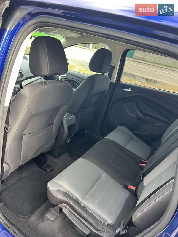 Позашляховик / Кросовер Ford Escape 2016 в Житомирі