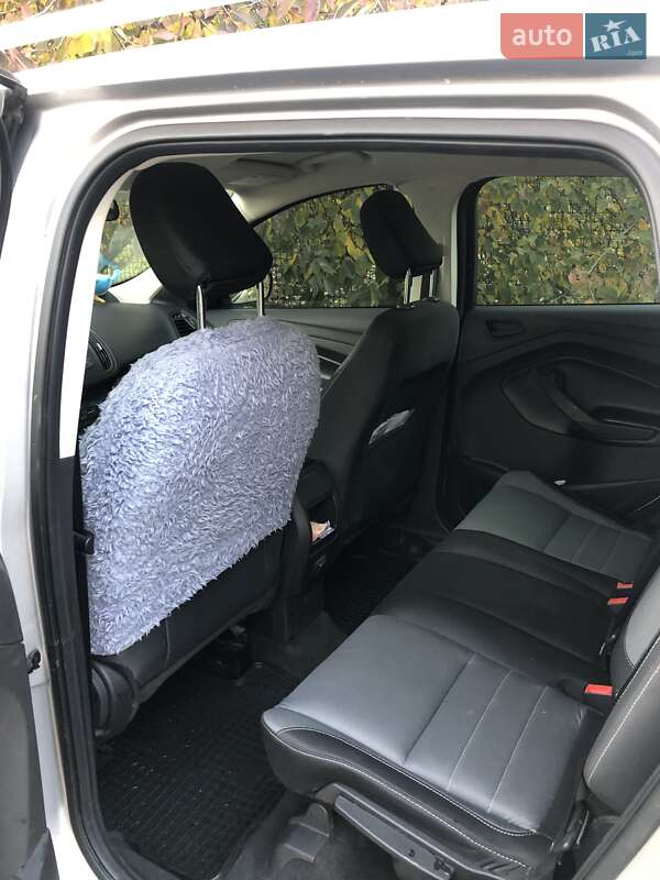 Внедорожник / Кроссовер Ford Escape 2017 в Пятихатках