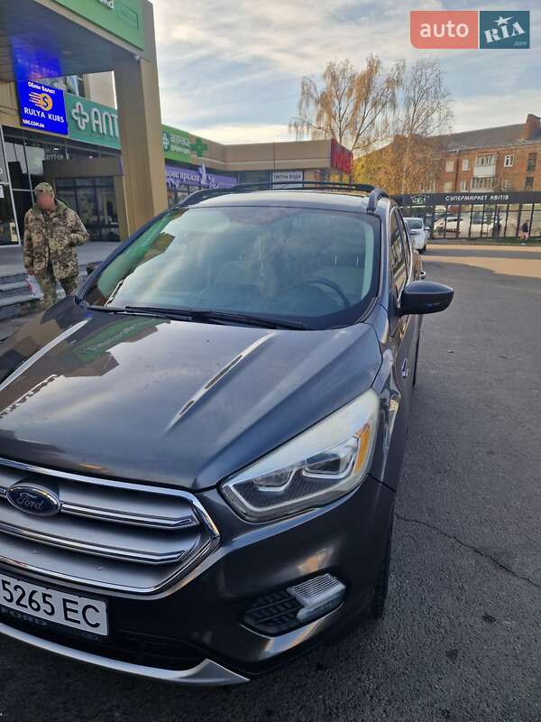 Позашляховик / Кросовер Ford Escape 2016 в Рівному