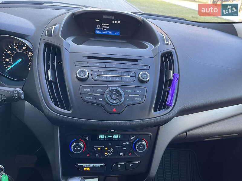 Внедорожник / Кроссовер Ford Escape 2017 в Ровно