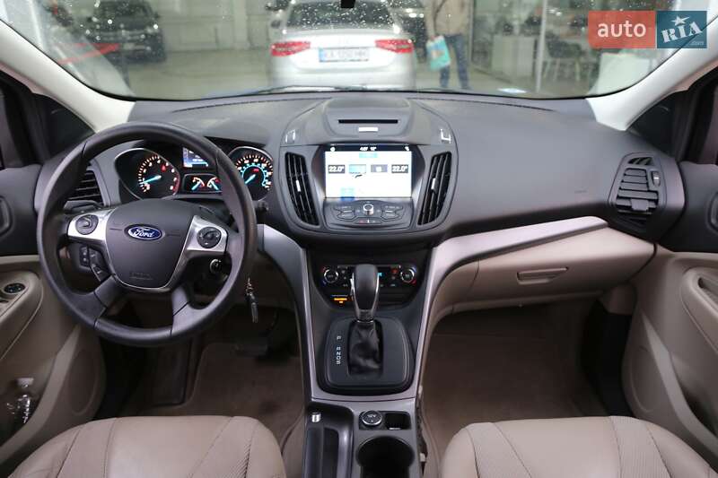 Внедорожник / Кроссовер Ford Escape 2015 в Киеве
