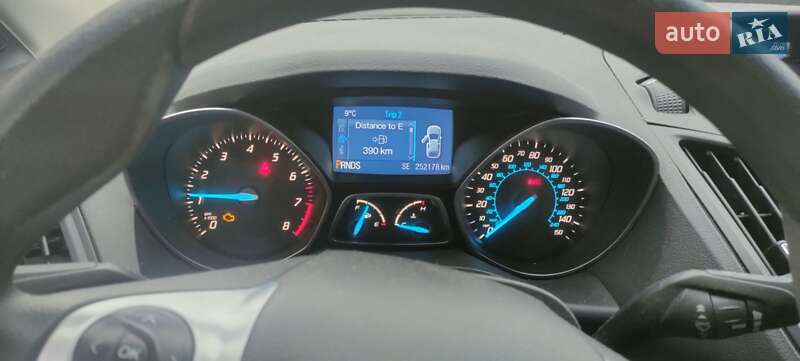 Внедорожник / Кроссовер Ford Escape 2012 в Гнивани