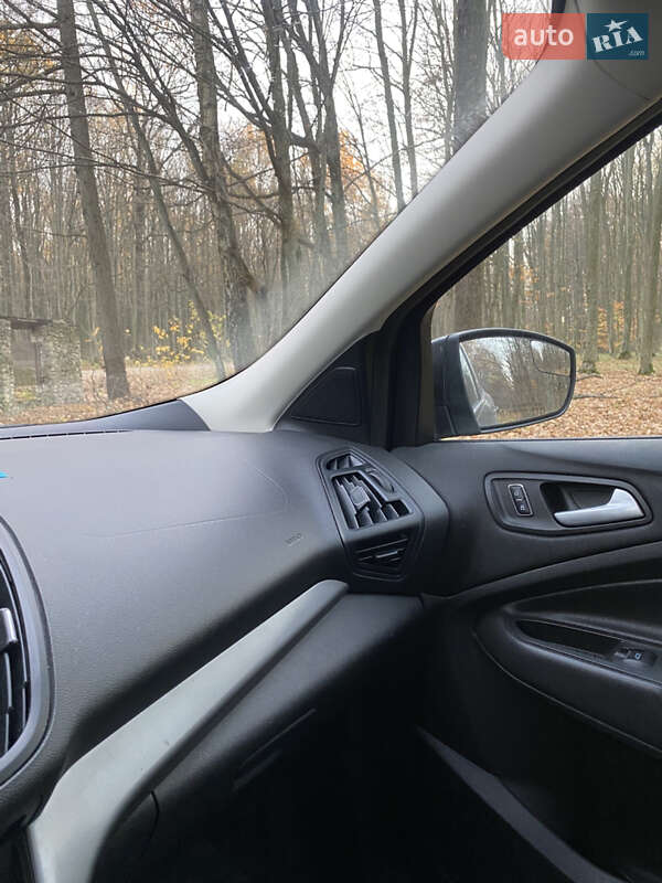 Внедорожник / Кроссовер Ford Escape 2015 в Копычинце