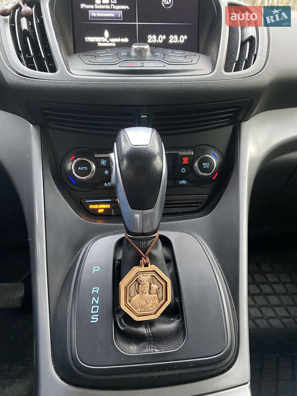 Внедорожник / Кроссовер Ford Escape 2015 в Копычинце