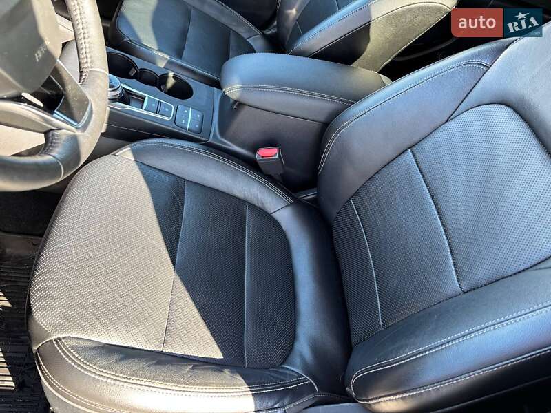 Позашляховик / Кросовер Ford Escape 2020 в Києві