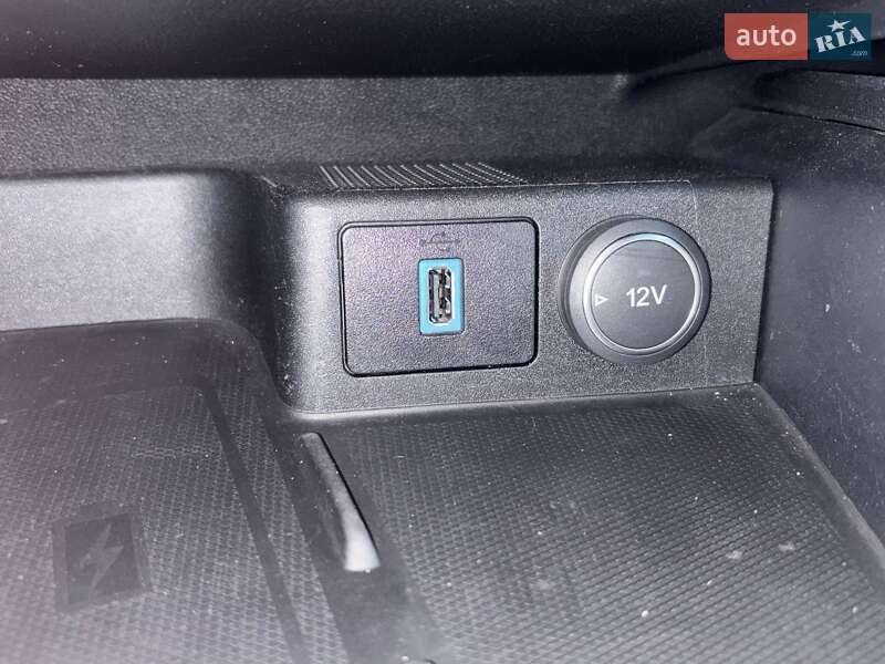 Позашляховик / Кросовер Ford Escape 2020 в Києві